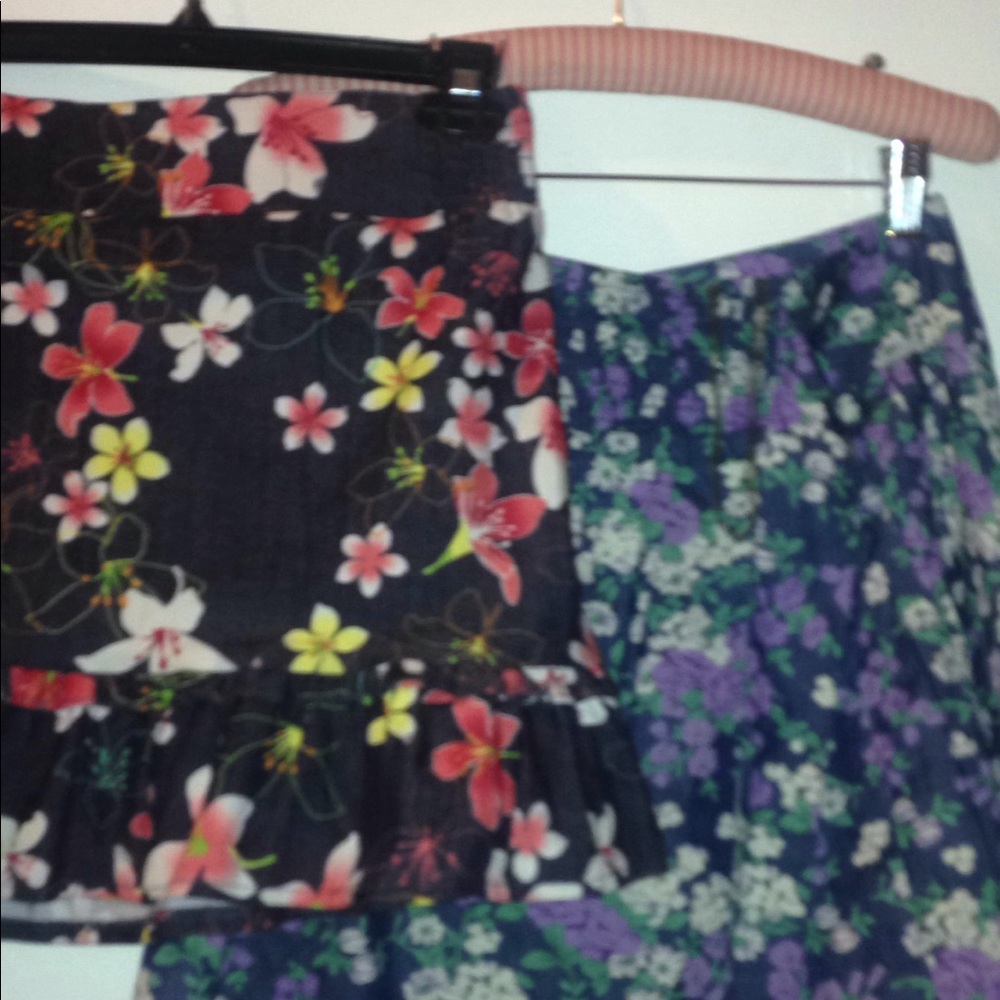 2 flowered skirts